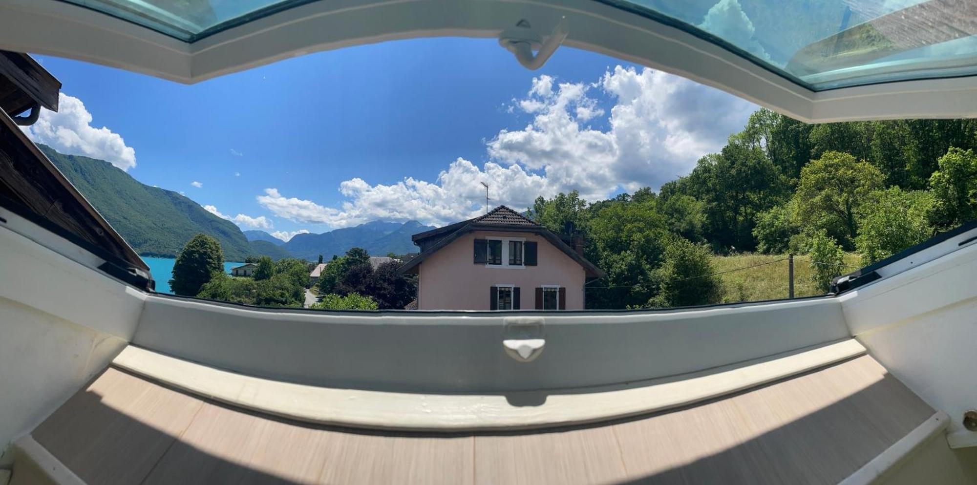 Rare 2 Bedroom With Private Beach On Lake Annecy Doussard Eksteriør billede