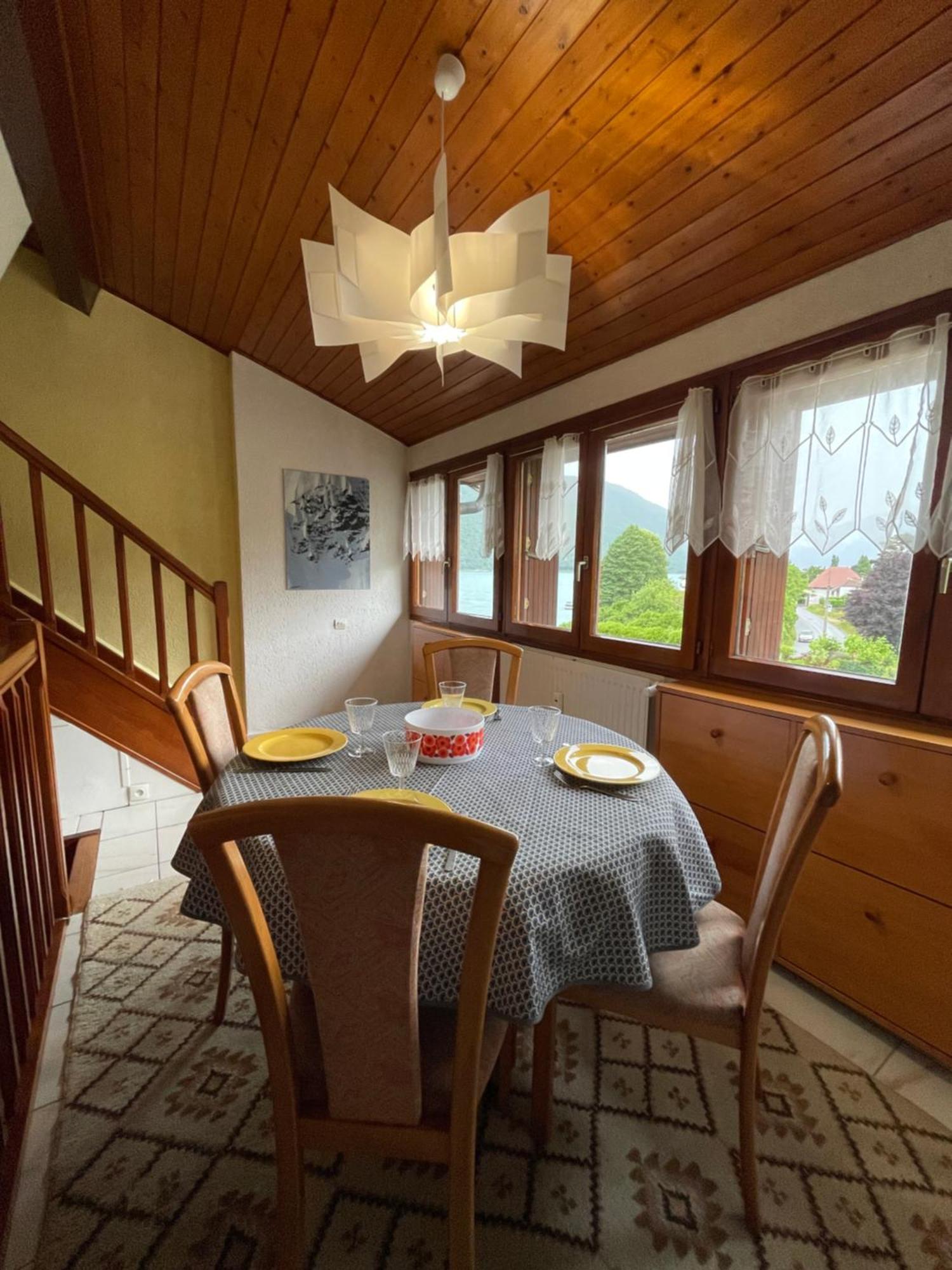 Rare 2 Bedroom With Private Beach On Lake Annecy Doussard Eksteriør billede